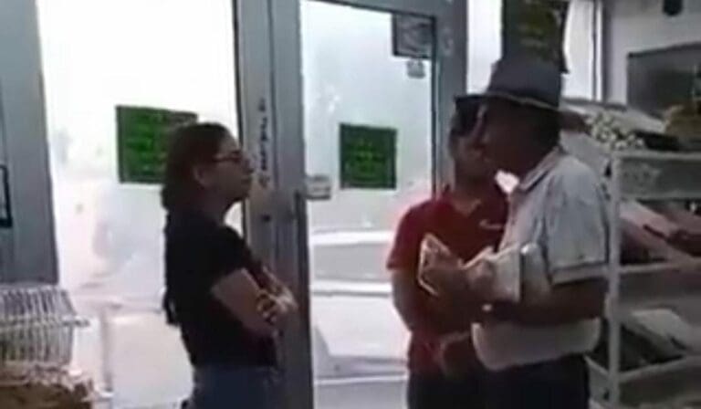 Un sujeto discutió con la gerente de una carnicería en Sonora. Le pidieron que se fuera. Horas más tarde volvió para asesinar a la mujer.