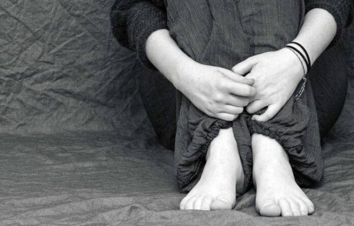 Policías de Escobedo, Nuevo León rescatan a menor vagando en las calles