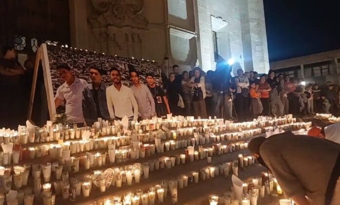 Pese al miedo, rezan por los 5 jóvenes de Lagos de Moreno