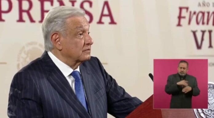 AMLO dijo que nunca se burló de los jóvenes asesinados de Lagos de Moreno. Que hizo su chiste pues no escuchó los cuestionamientos.