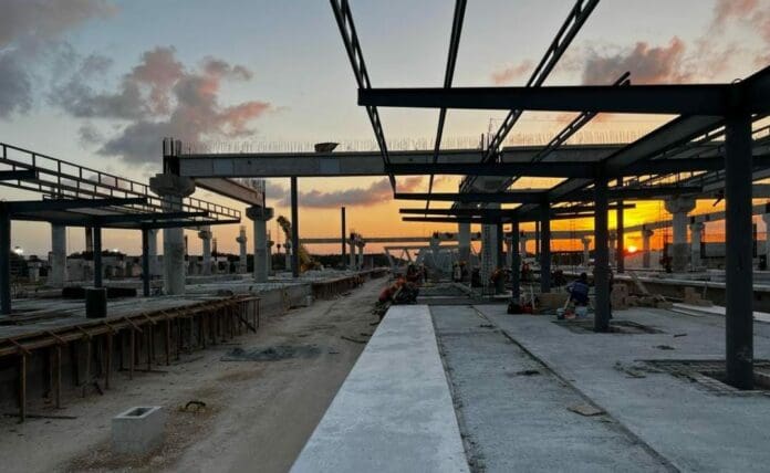Gracias al Tren Maya y otros proyectos e inversiones, Quintana Roo es líder en materia de acciones de construcción.