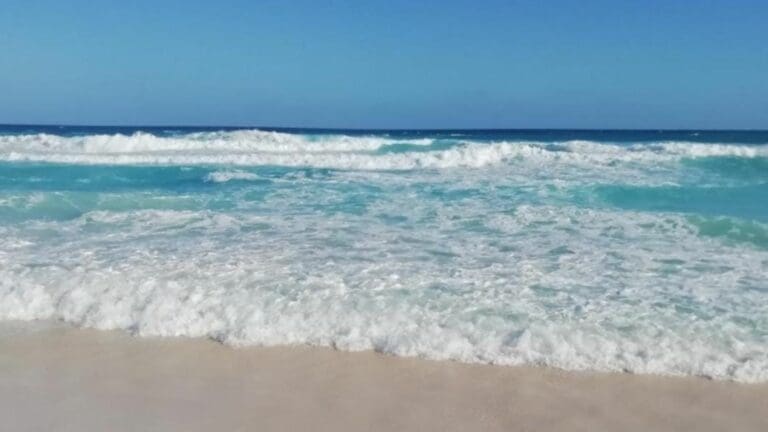 Reportan un turista nacional ahogado en playa Marlín de Cancún