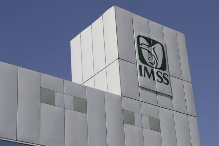 IMSS otorgó contratos por mil 100 mdp a empresa 