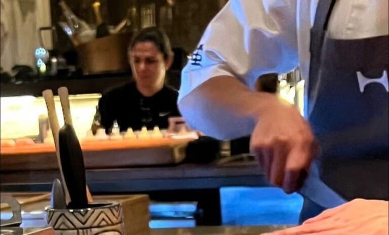 Ana Gabriela Guevara es reventada en redes por comer en exclusivo restaurante de la CDMX