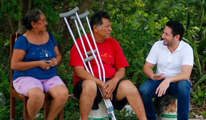 Se mantiene Renán Sánchez fiel al compromiso de estar cercano a los Cozumeleños