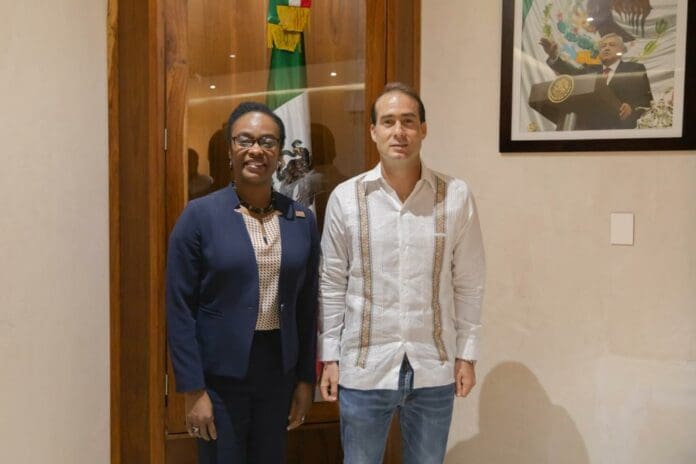 Tulum, capital del Caribe Maya reúne a Diego Castañón y a la cónsul estadounidense Dorothy Ngutter en un encuentro histórico