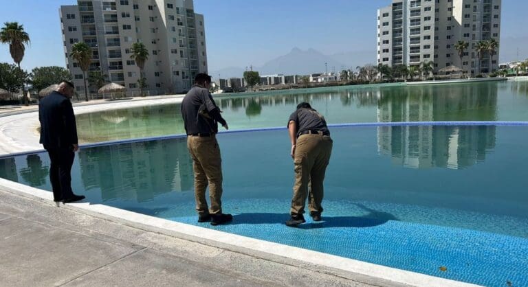 "No fue un accidente": Madre de menor que murió electrocutado en alberca de NL pide justicia