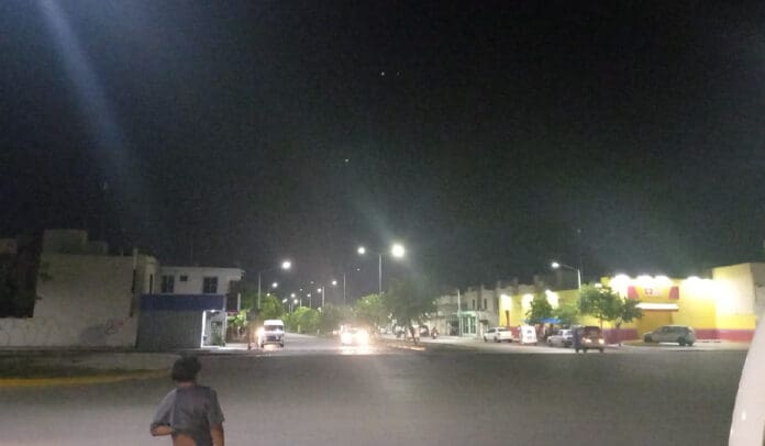 Regresa en partes electricidad al norponiente de Playa del Carmen