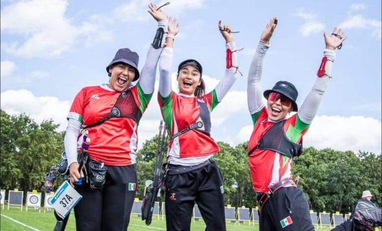 Arqueras mexicanas consiguen cuatro plazas olímpicas para París 2024