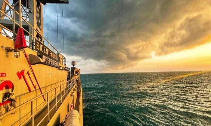 La gobernadora de Quintana Roo y el titular de Semar revisaron algunos proyectos de inversión para el sur del estado.