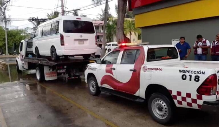 Video: Asegura Imoveqroo unidad del taxista de Cancún que agredió a ciudadano en Puerto Juárez