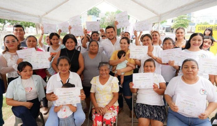 Unidos con la sociedad civil, fortalecemos el bienestar de las mujeres y sus familias: Pablo Bustamante
