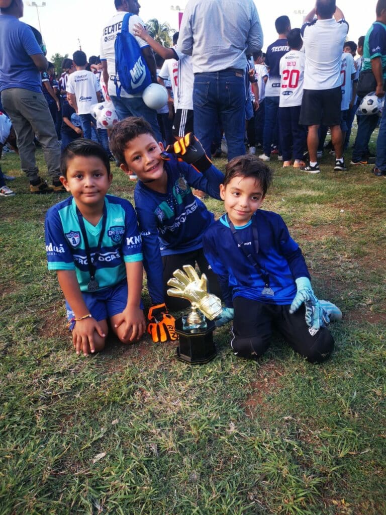 ¡Lo hicieron de nuevo! Gana el Club Chetumal - Tuzos la liga de campeones de fútbol soccer DIF-COJUDEQ