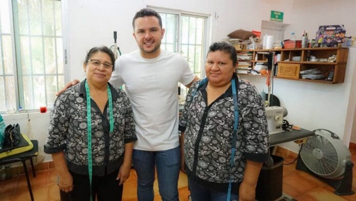 Fortalece Pablo Bustamante trabajo con asociaciones civiles de Cancún