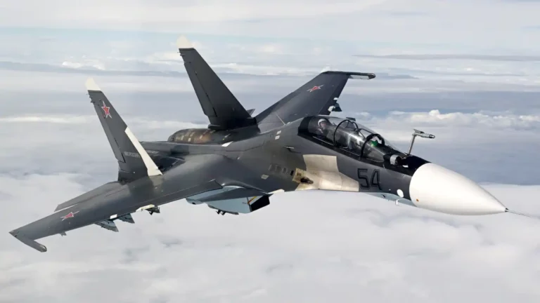 Un caza ruso intercepta un avión de Estados Unidos sobre el mar de Barents