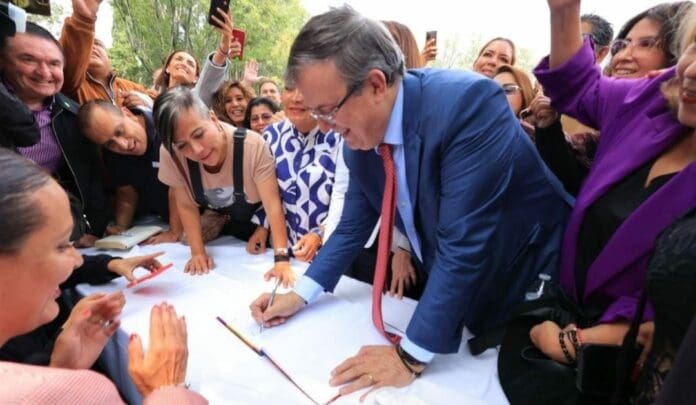 Marcelo Ebrard Casaubón anunció que conformará una AC que llevará por nombre El Camino de México. No rompe aún con Morena.