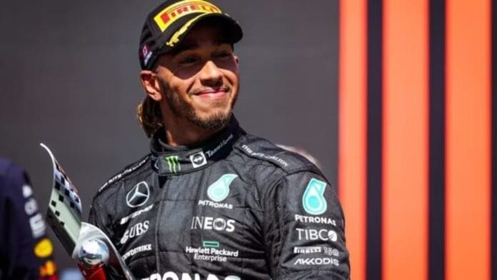 Lewis Hamilton por fin rompe el silencio sobre Checo Pérez y los comentarios racistas de Helmut Marko