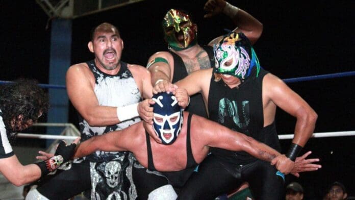 Los Rudos aplacaron los aires del Huracán Ramírez y el Duende Verde