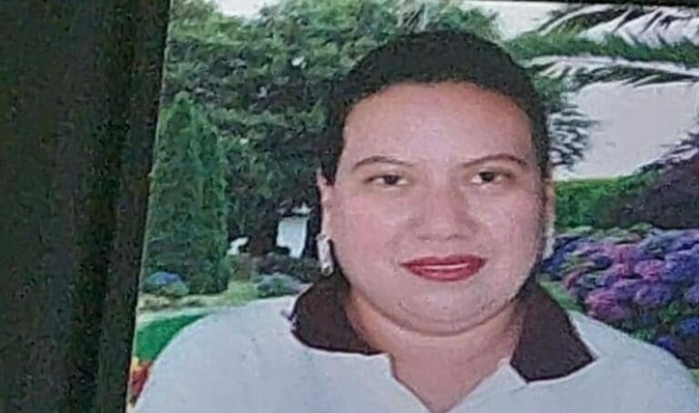 Delincuentes secuestraron y asesinaron a una maestra en Chiapas luego que su esposo se negara a participar en narcobloqueos.