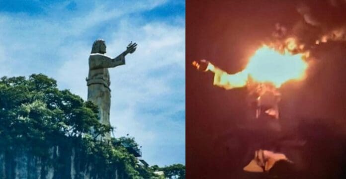 Un rayo le cayó a una estatua de Cristo de 33 metros de tamaño. Lamentablemente se incendió y acabó prácticamente en cenizas.