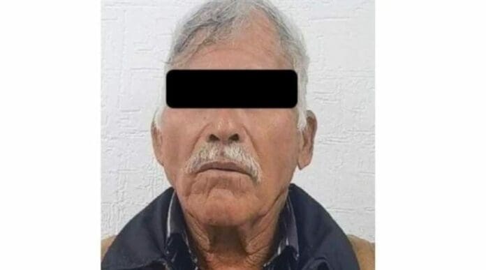 Un adulto mayor de 82 años fue detenido pues se le investiga por presuntamente asesinar a un perrito en Tlalnepantla.