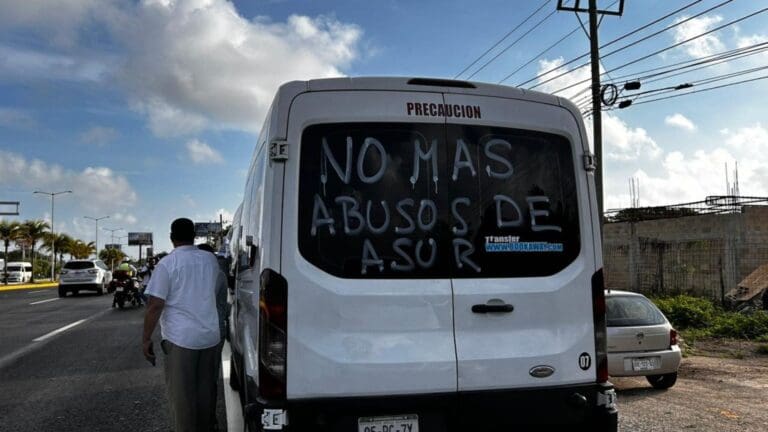 Transportistas turísticos denuncian ante CNDH a Imoveqroo porque les impidió manifestarse