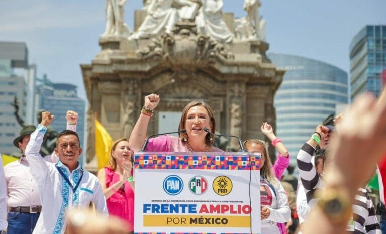 Video: Xóchitl Gálvez recibe su constancia como coordinadora del Frente Amplio por México
