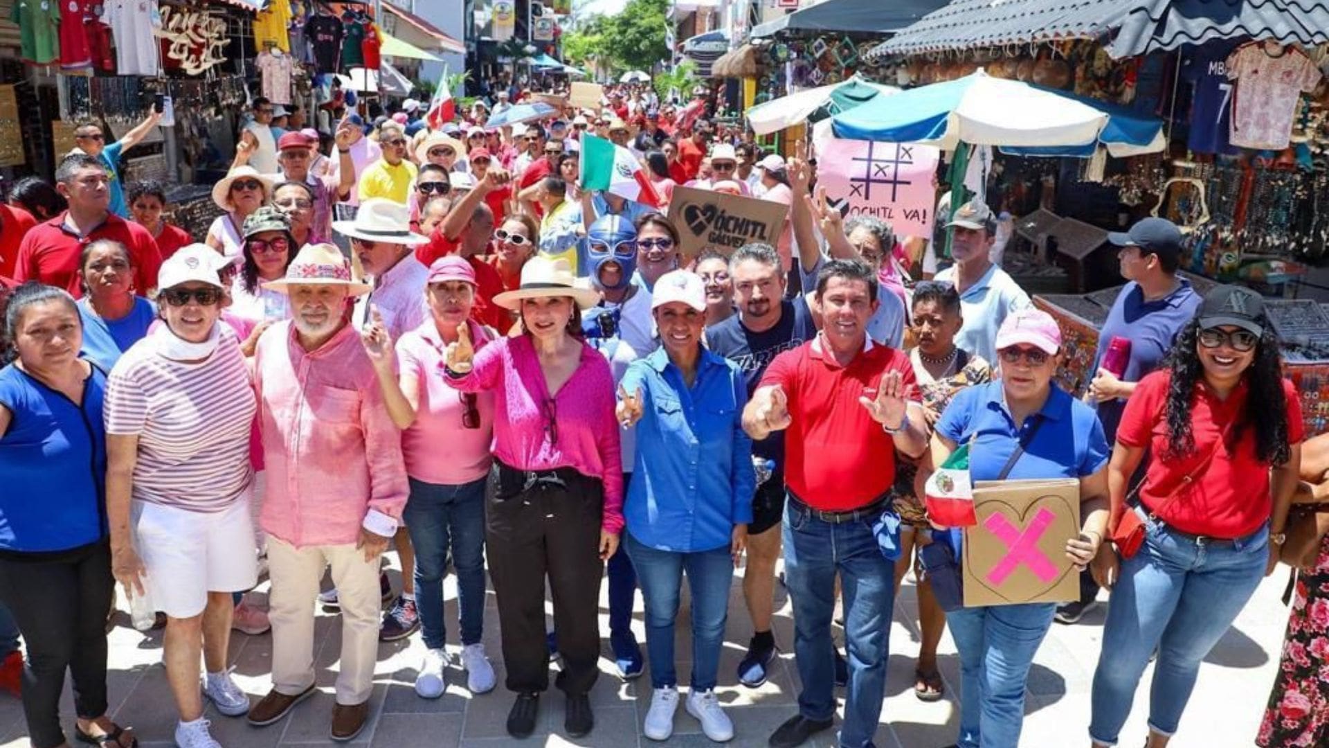 ¡Unidad ciudadana por un mejor México!; marchan en Playa del Carmen en apoyo a Xochilt Galvez y por buscar tener un país seguro y lleno de oportunidades