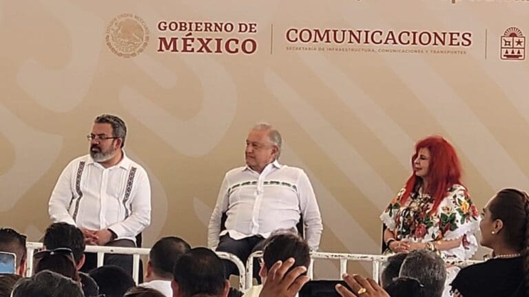 En inauguración del bulevar Colosio de Cancún le piden a AMLO que siga 6 años más