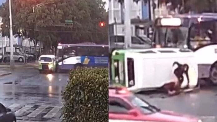 Tras choque, vuelca combi y cae sobre una pasajera