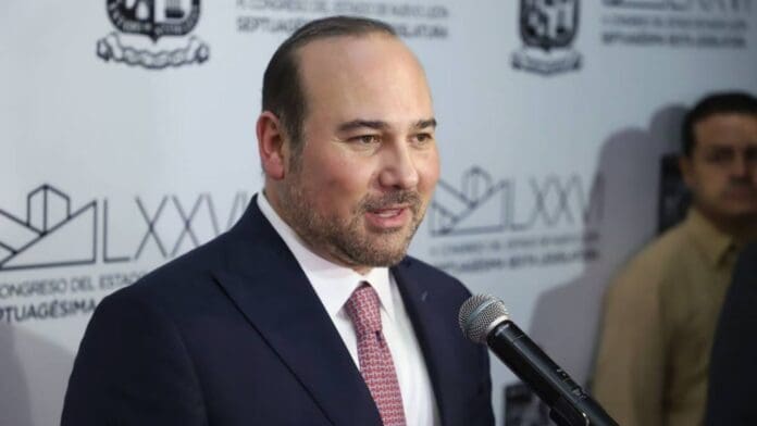 Considera juez que Arturo Salinas no debe ser gobernador interino de Nuevo León