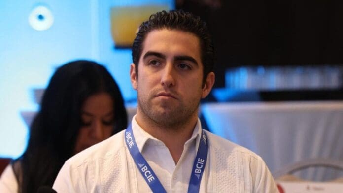 Eugenio Segura, actual secretario de Finanzas estatal, empieza a ser posicionado como posible candidato para 2024.