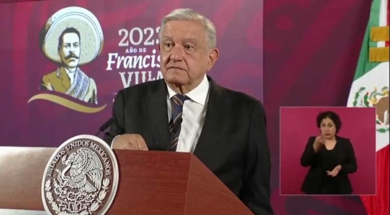 AMLO minimizó el impacto del huracán "Otis" y dijo que no le fue tan mal a Guerrero, pese a que la cifra de muertos aumenta.