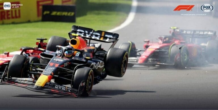 El piloto Sergio "Checo" Pérez quedó fuera del Gran Premio de México dsde la primera vuelta. Un mal día para el tapatío.