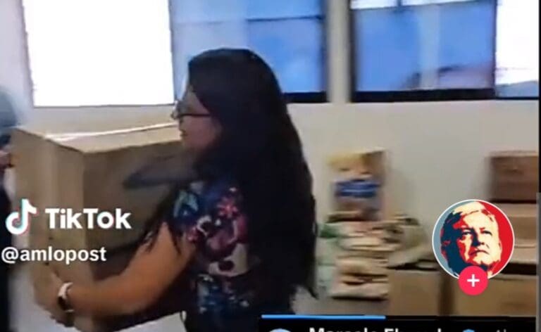 VIDEO: Acusan a equipo de Marcelo Ebrard de entregar cajas con "aire" en donaciones para Acapulco