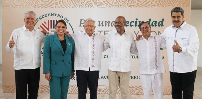 AMLO compartió una foto en la que se deja ver con los presidentes de Venezuela, Colombia y Cuba, quienes vinieron a la Cumbre de Palenque.