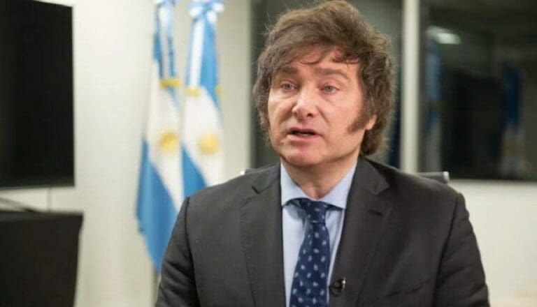 Javier Milei candidato presidencial de Argentina, dijo haber clonado a su perro y hablar con él desde el más allá