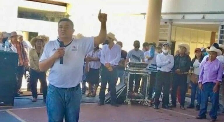 Un militante de Morena y docente que había protestado contra la violencia en Chiapas fue asesinado frente a su familia.