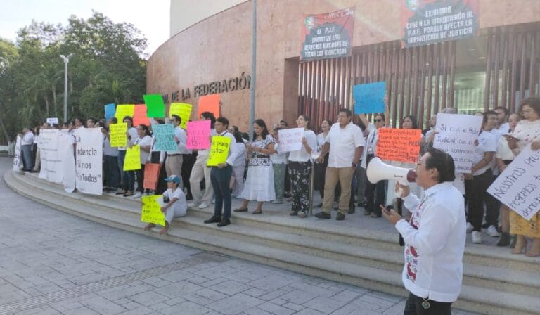 Trabajadores del Poder Judicial de Quintana Roo se suman a protesta nacional por reducción de presupuesto