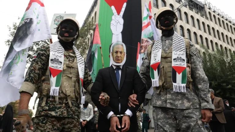 Irán se une a Palestina y advierte que está listo para actuar si continúan los crímenes en Gaza