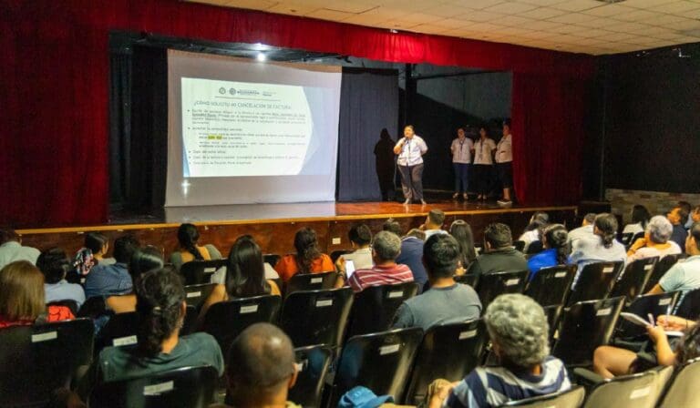 Capacitan a contribuyentes solidarenses en emisión de facturas