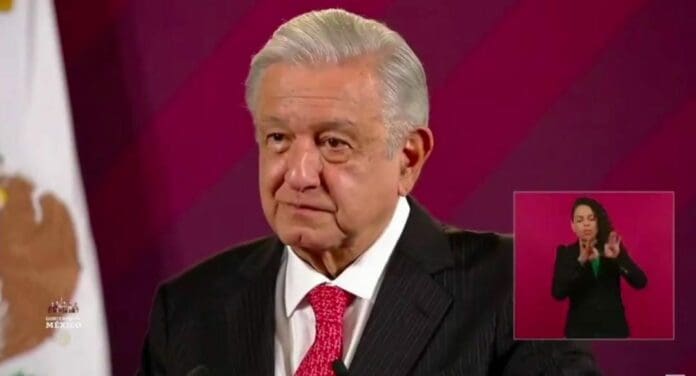 AMLO dio la razón de por qué se le otorgó una condecoración al general Cienfuegos; aseguró que se le fabricaron delitos.