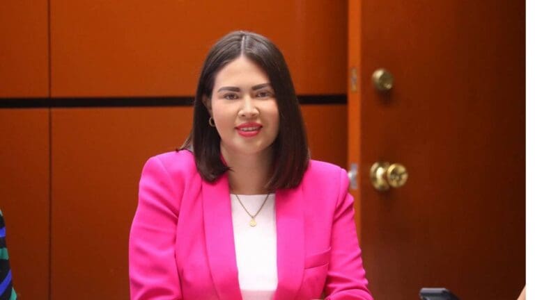 Levanta la voz Anahí González para visibilizar la violencia digital contra las mujeres