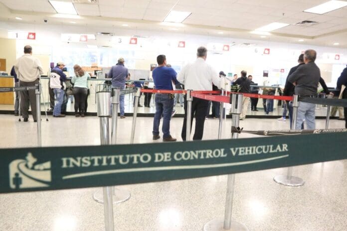 Nuevo León: Alertan por incremento de licencias de manejo falsas