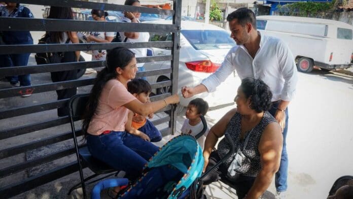 El bienestar transforma la vida de más mujeres y familias cancunenses: Pablo Bustamante