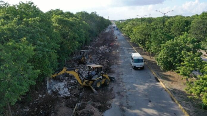 Construcción como nunca de banquetas y guarniciones en Solidaridad
