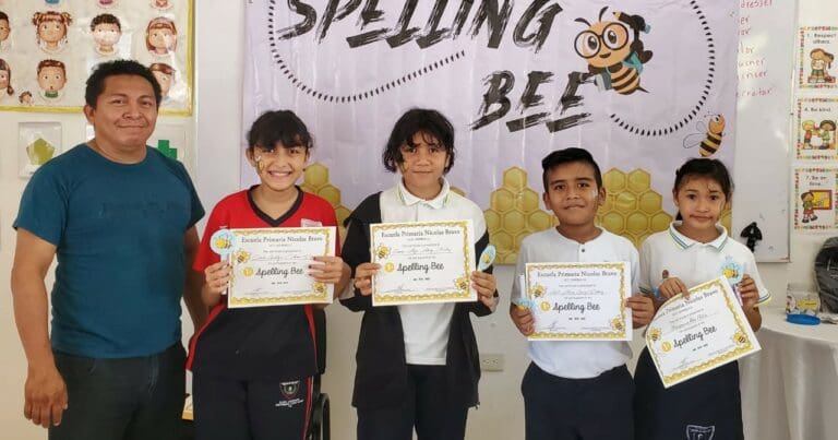 SEQ asiste a concurso de deletreo en el idioma inglés “Spelling Bee”