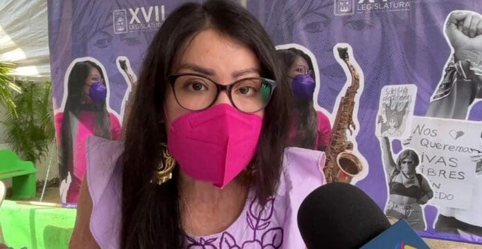 La saxofonista María Elena Ríos no descarta buscar una candidatura para ser diputada federal del partido Morena.