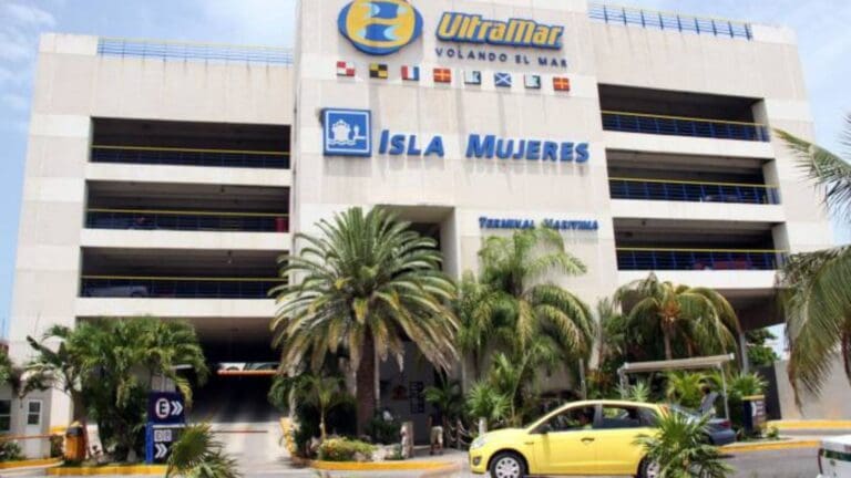 Transportistas turísticos denuncian que Ultramar ya no les permite ingresar por pasajeros en Puerto Juárez