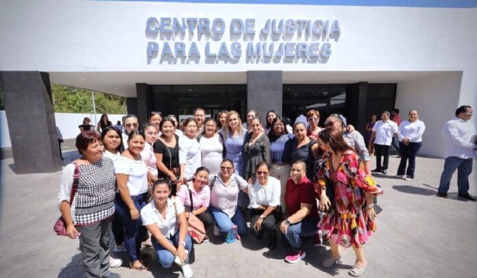 Atención integral para las mujeres en Solidaridad